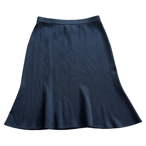 ST. JOHN COLLECTION knit fit and flare knee length skirt in Navy blue size 8 - Picture 1 of 3